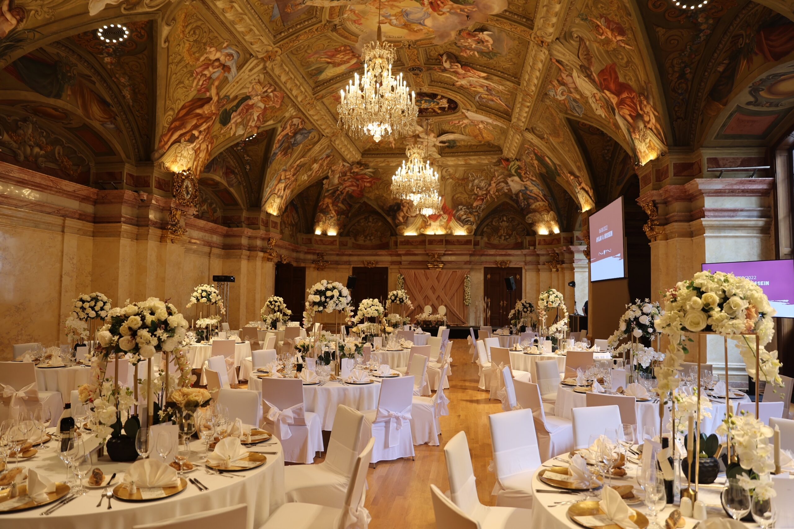 Trendfarben 2026: Gold & Grün – Elegante Hochzeitsdekoration mit Dekoration Safir, die Beste in Österreich